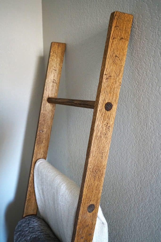 How to Make a Blanket Ladder, DIY Tutorial, Hello Hayley