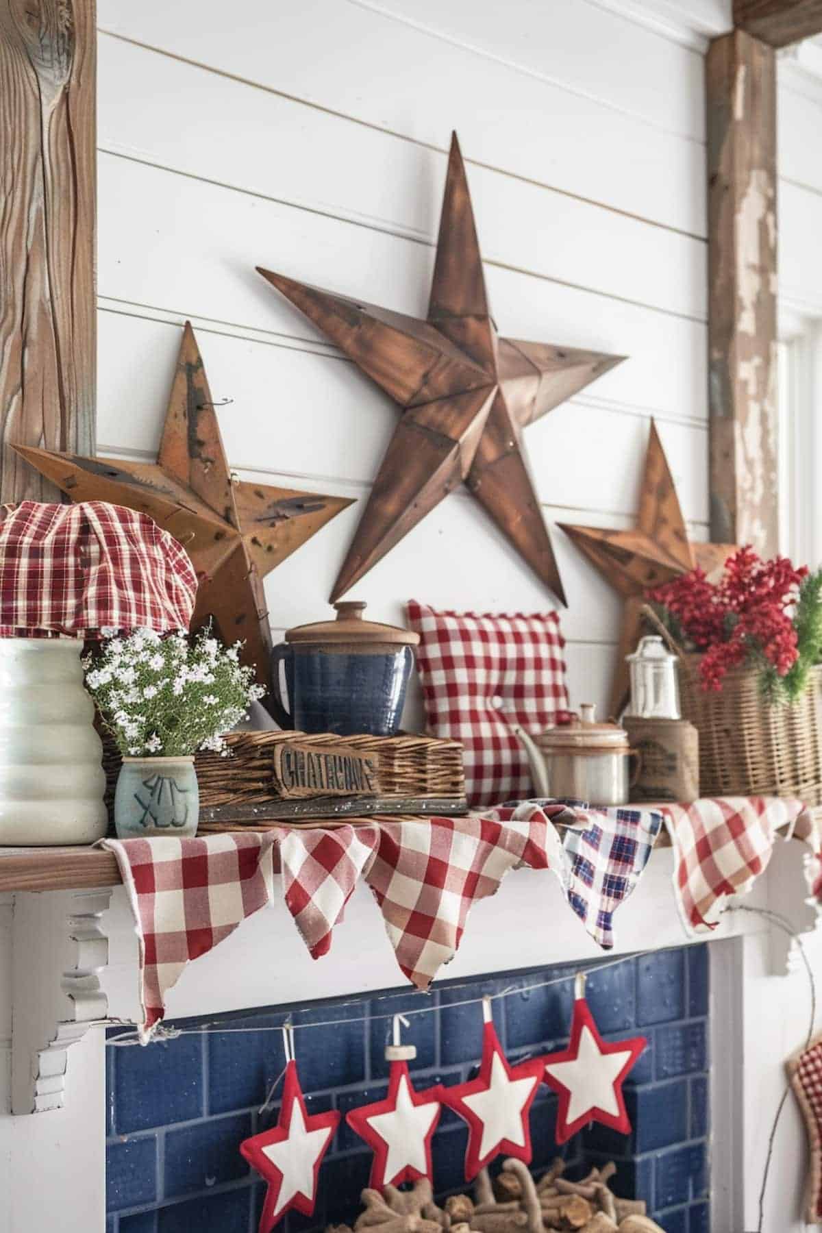 40 Patriotic Mantel Decor Ideas To Celebrate National Pride in Style