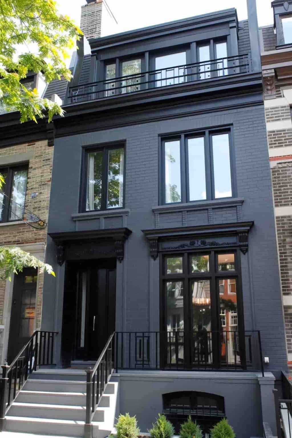 39 Gray Houses With Black Trim