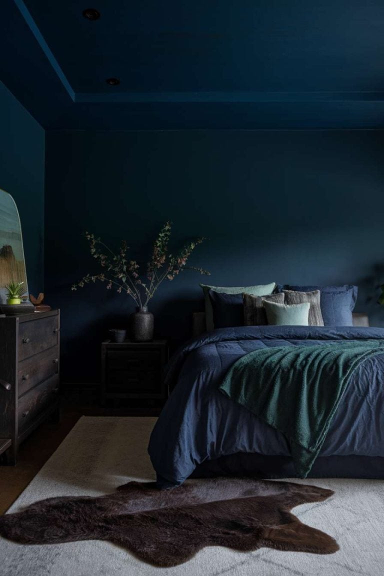 31 Dark Blue Bedroom Ideas for a Bold, Moody Aesthetic