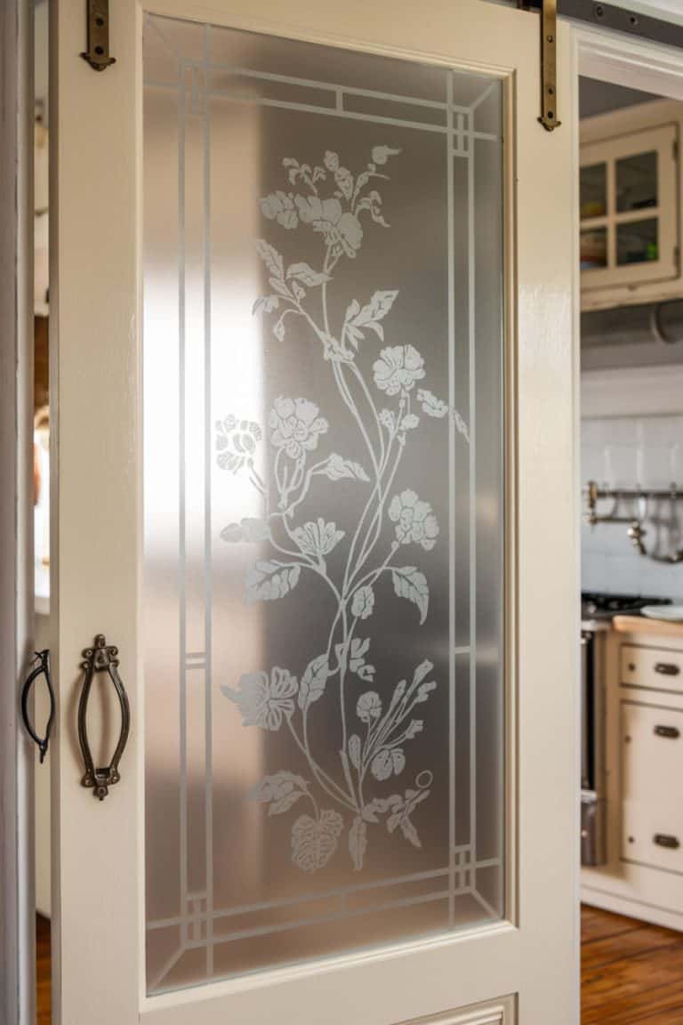 35 Creative Farmhouse Pantry Door Ideas for a Rustic Kitchen Aesthetic